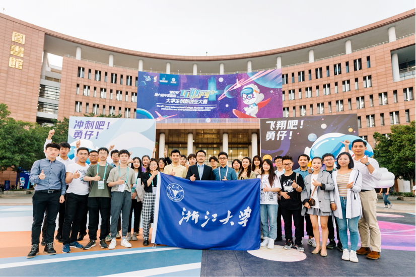 高潮H跪趴扩张调教男男视频